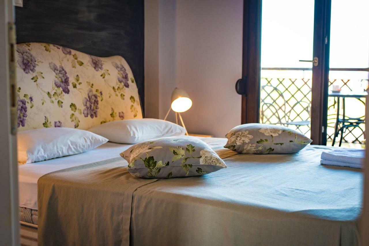 Stamos Hotel 3*