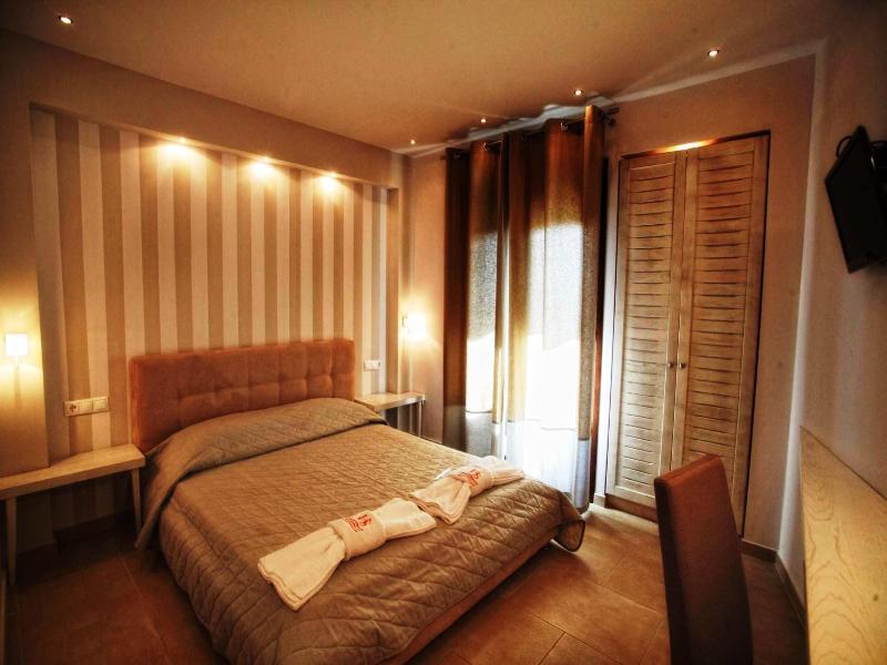 Stamos Hotel 3*